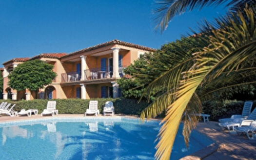 83310 GRIMAUD